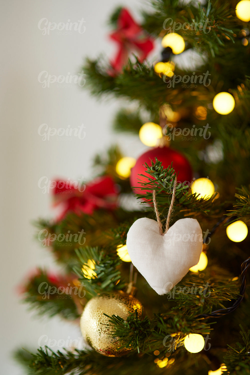 White heart on Christmas tree