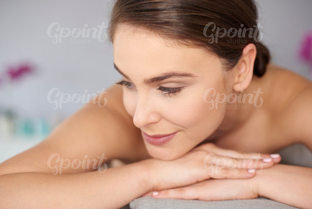 Woman waitting for relaxing massage