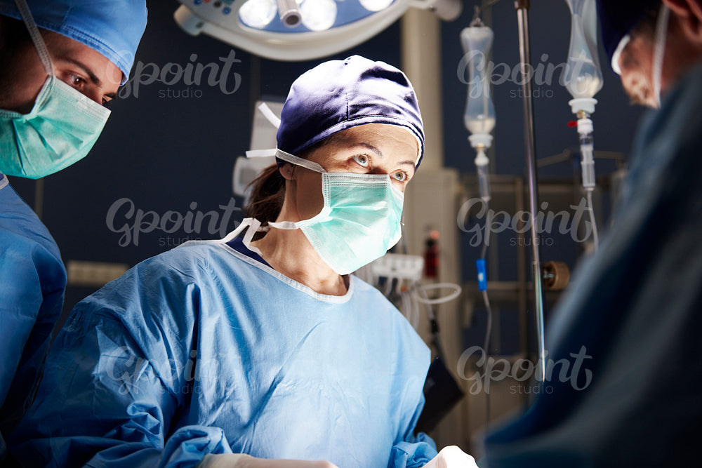Conversation between surgeons during an operation