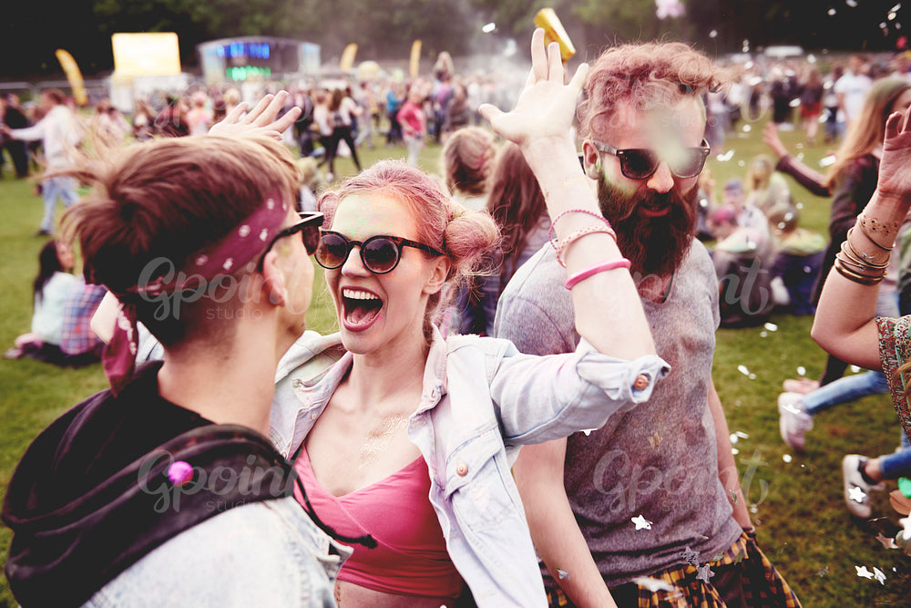 Good vibes only with friends at the festival