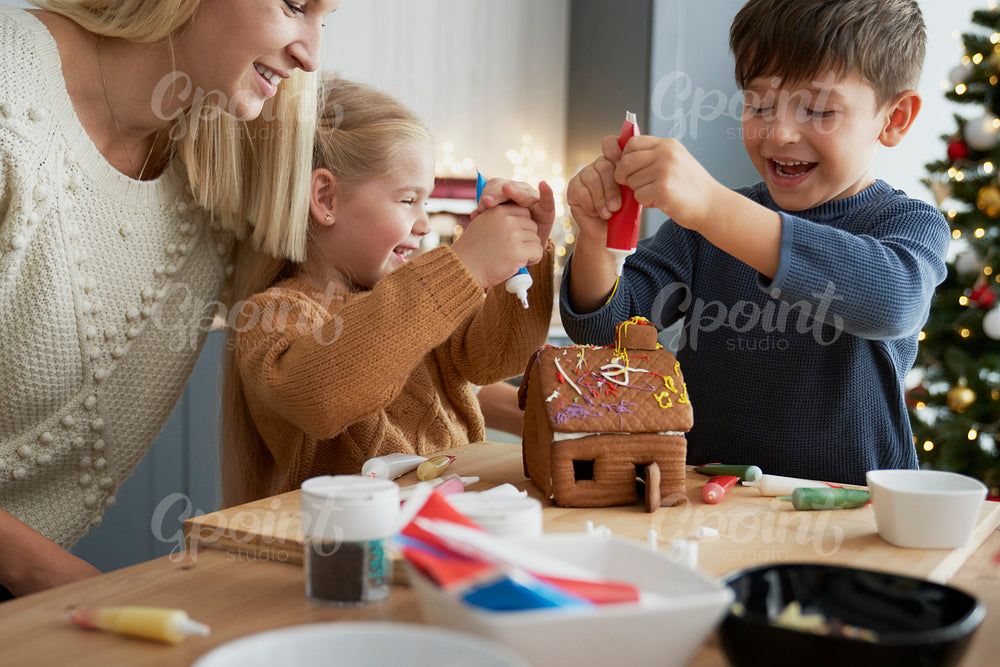 So much fun while decorating gingerbread house